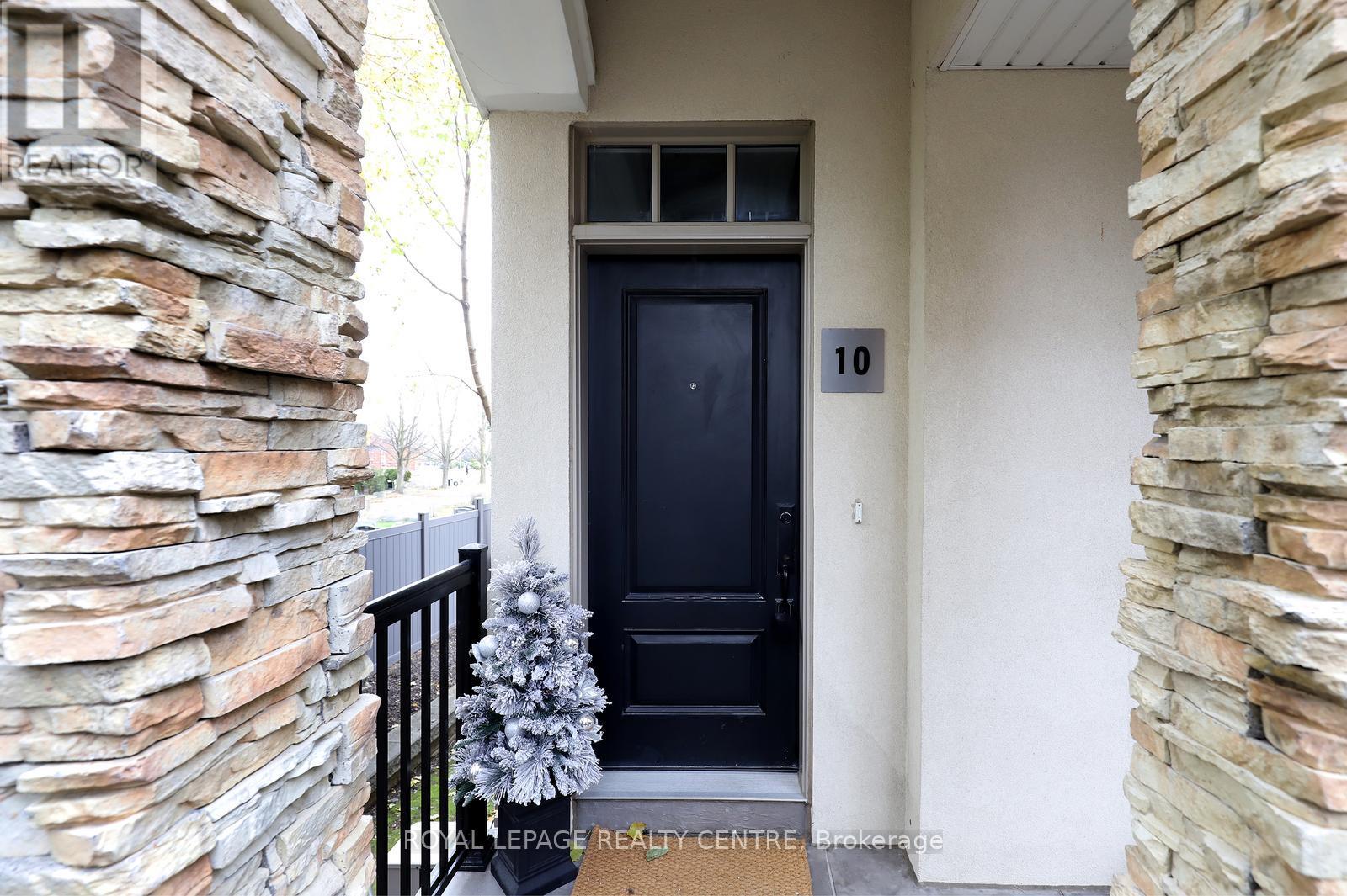 10 - 3077 CAWTHRA ROAD, Mississauga (Applewood), Ontario, L5A2X4 — Photo 4