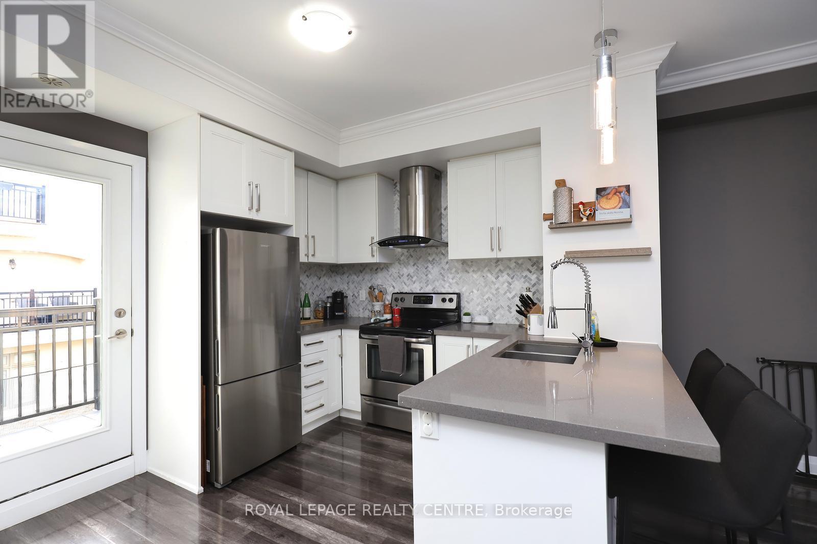 10 - 3077 CAWTHRA ROAD, Mississauga (Applewood), Ontario, L5A2X4 — Photo 6