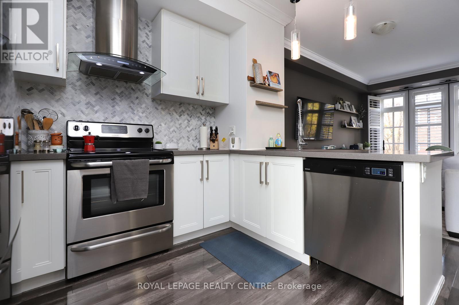 10 - 3077 CAWTHRA ROAD, Mississauga (Applewood), Ontario, L5A2X4 — Photo 8