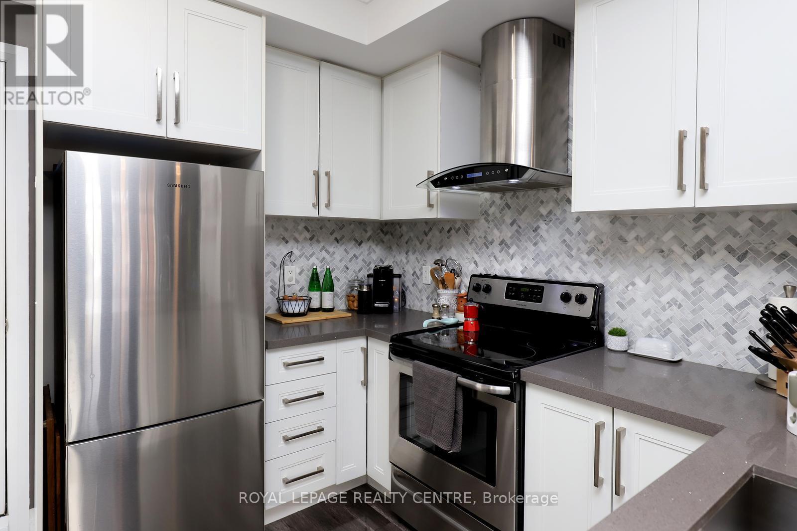 10 - 3077 CAWTHRA ROAD, Mississauga (Applewood), Ontario, L5A2X4 — Photo 9