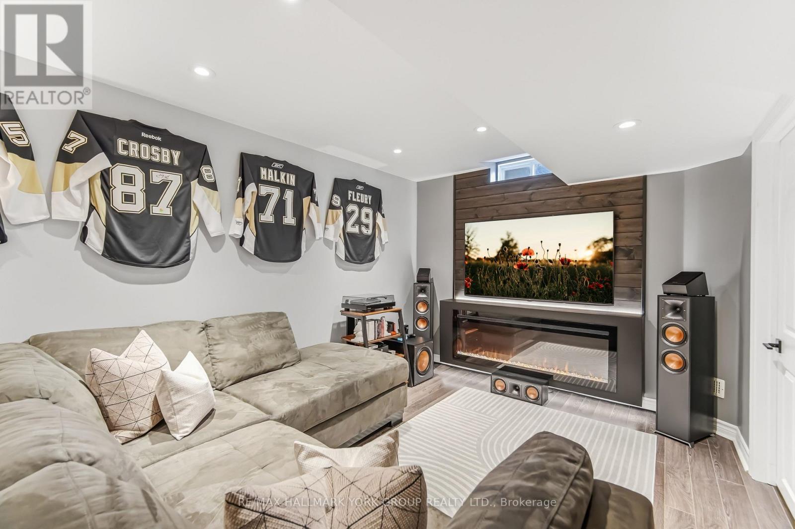 882 MCDUFFE CRESCENT, Milton (BE Beaty), Ontario, L9T6M7 — Photo 20