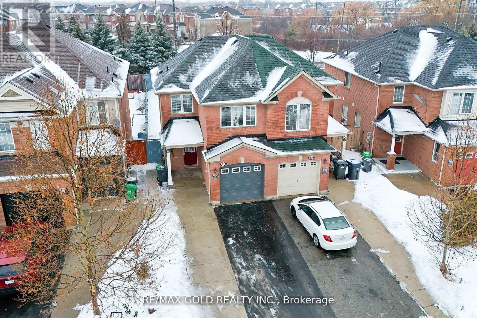 61 BOTTOMWOOD STREET, Brampton (Gore Industrial North), Ontario, L6S0A4 — Photo 2