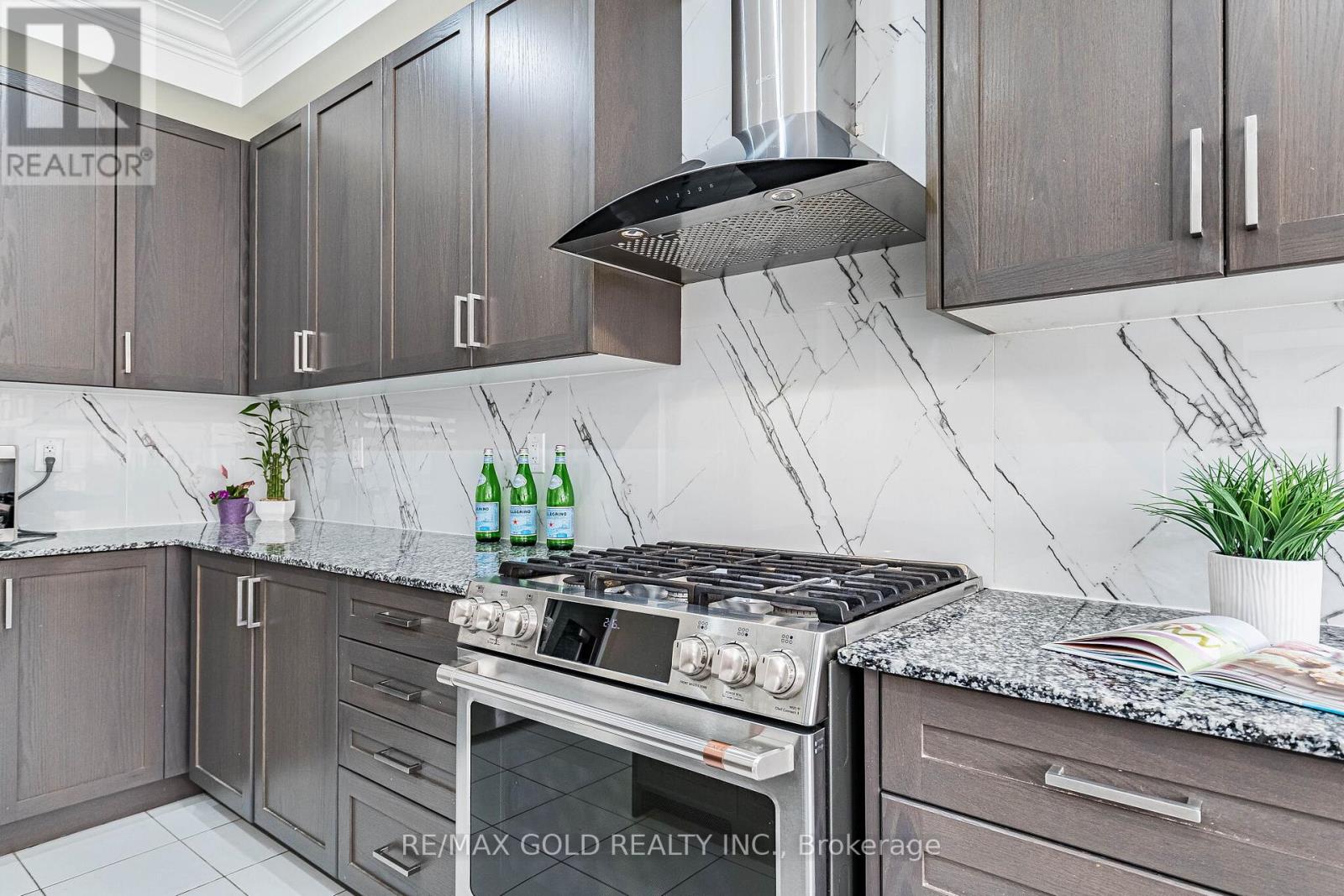 6 AGOSTO STREET, Brampton (Northwest Brampton), Ontario, L7A5B1 — Photo 12