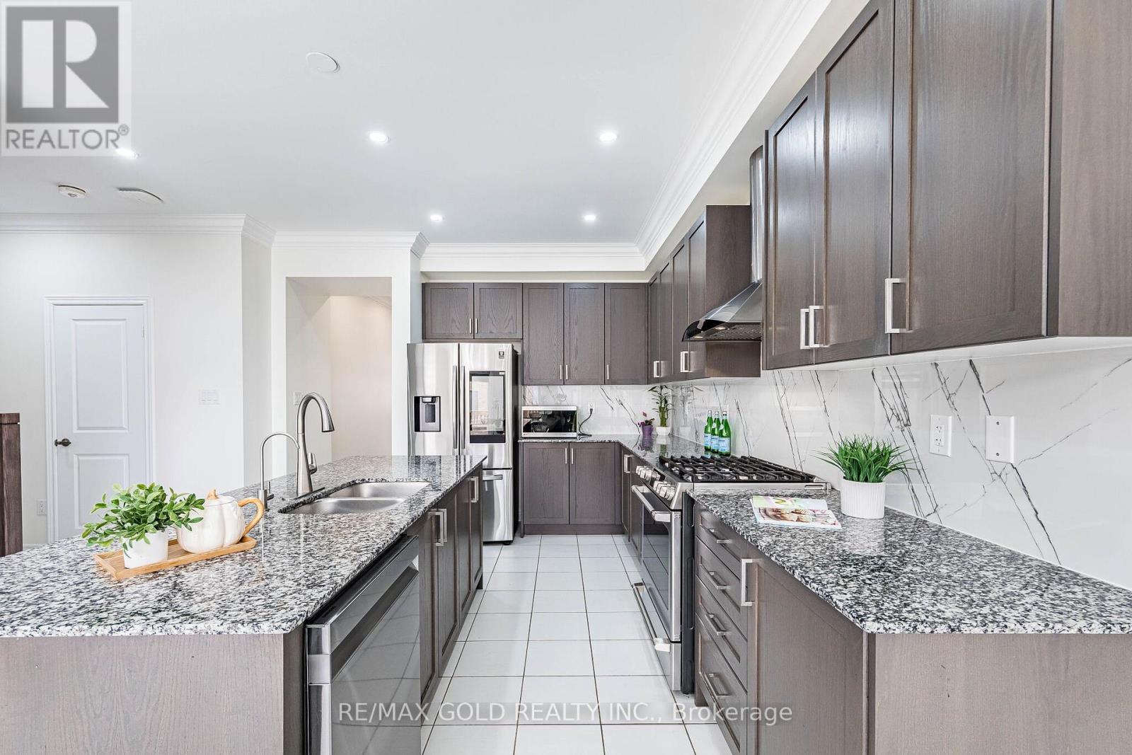 6 AGOSTO STREET, Brampton (Northwest Brampton), Ontario, L7A5B1 — Photo 13