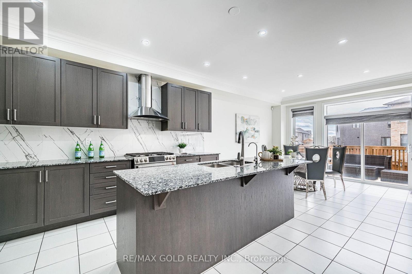 6 AGOSTO STREET, Brampton (Northwest Brampton), Ontario, L7A5B1 — Photo 9