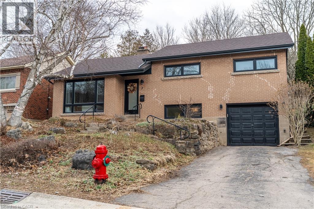 7 GLENMORRIS Drive, Hamilton, Ontario, L9H1S5 — Photo 2