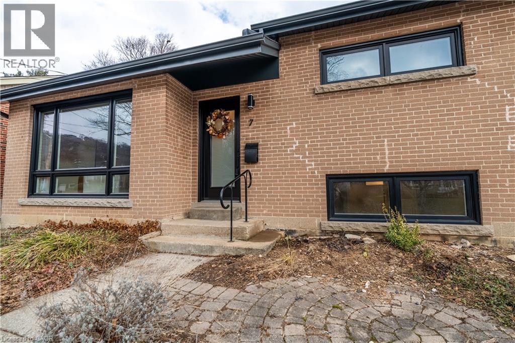 7 GLENMORRIS Drive, Hamilton, Ontario, L9H1S5 — Photo 3