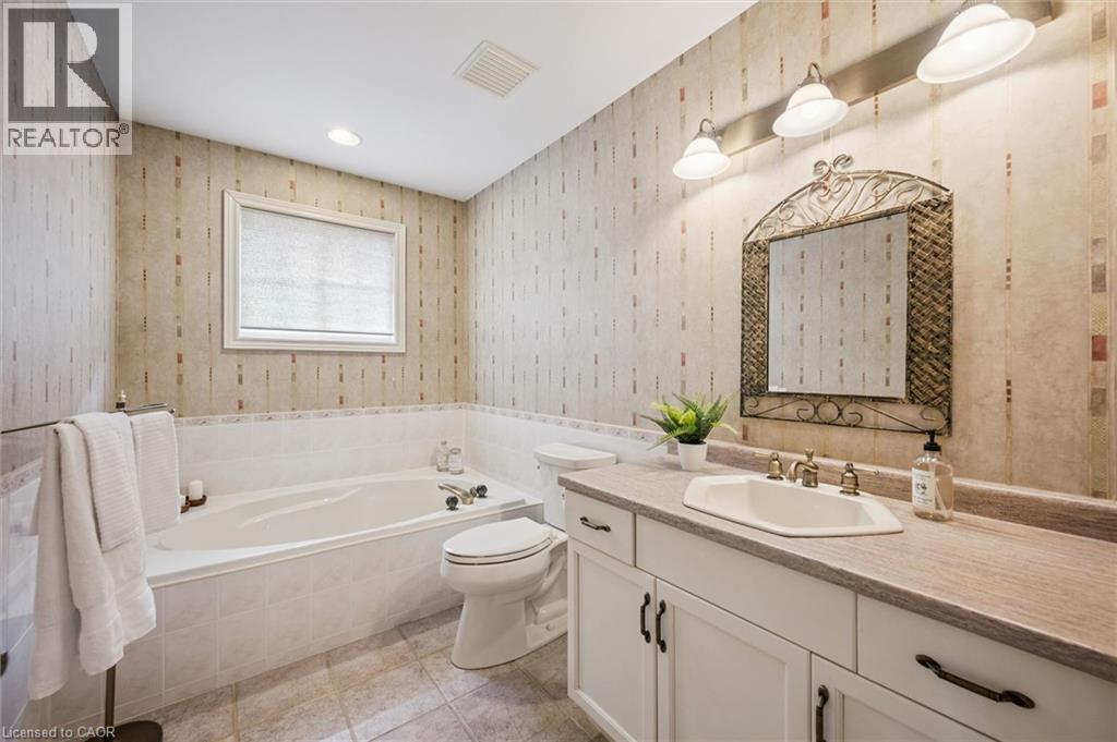 152 GOLF LINKS Drive, Baden, Ontario, N3A3P1 — Photo 18