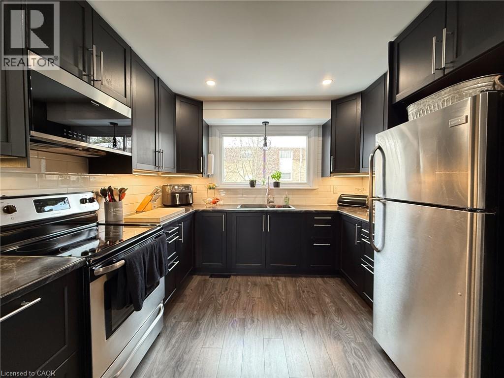 17 MELANIE Crescent Unit# 17, Waterdown, Ontario, L0R2H0 — Photo 14