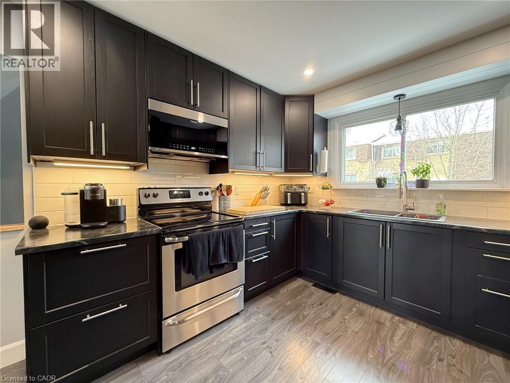 17 MELANIE Crescent Unit# 17, Waterdown, Ontario, L0R2H0 — Photo 15