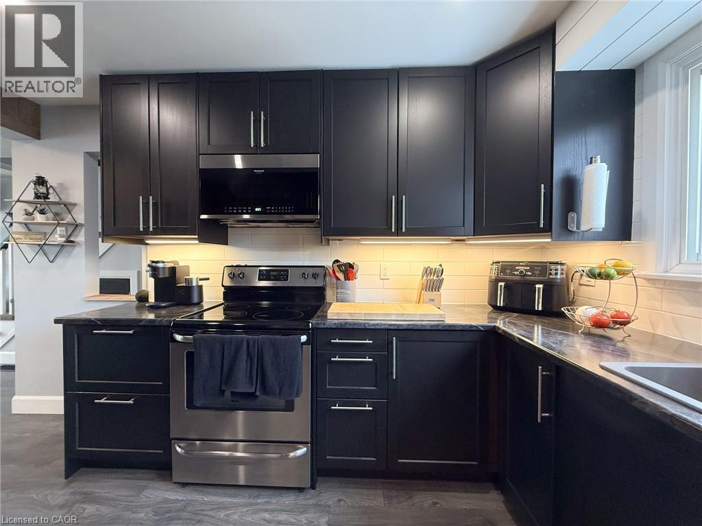 17 MELANIE Crescent Unit# 17, Waterdown, Ontario, L0R2H0 — Photo 18