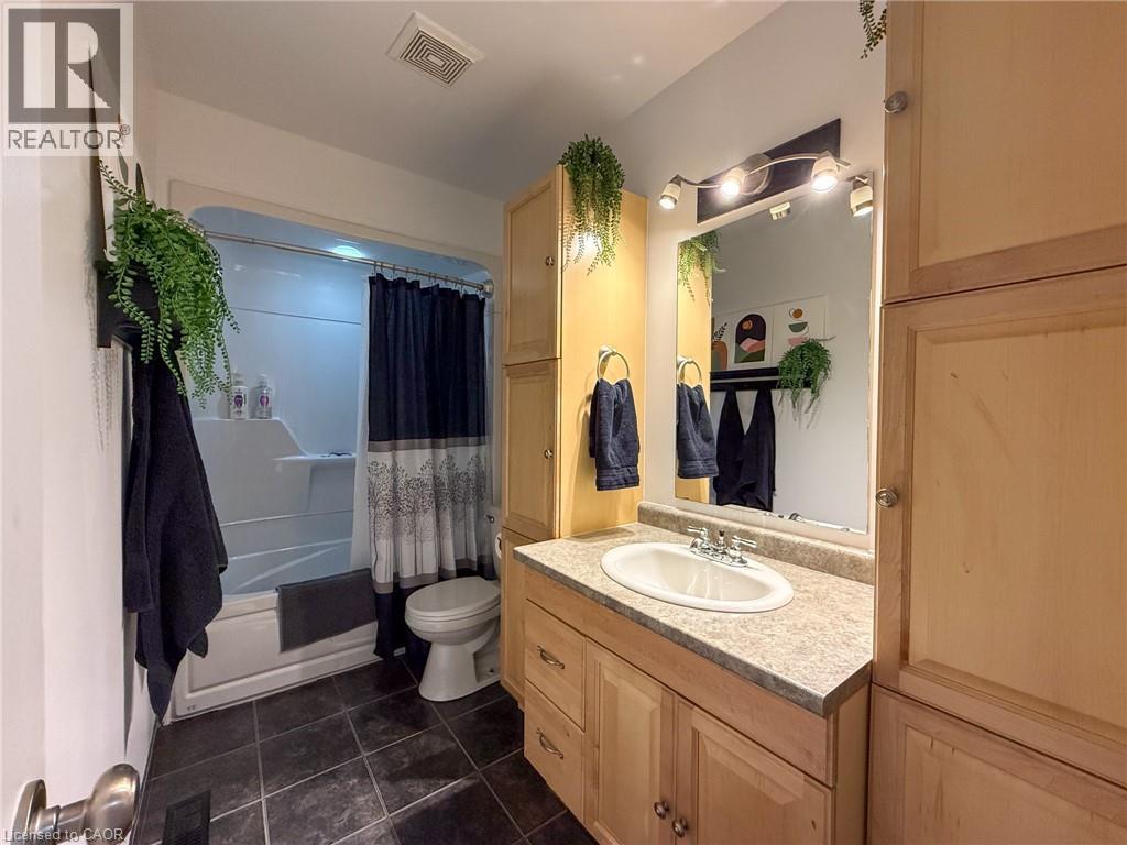 17 MELANIE Crescent Unit# 17, Waterdown, Ontario, L0R2H0 — Photo 29