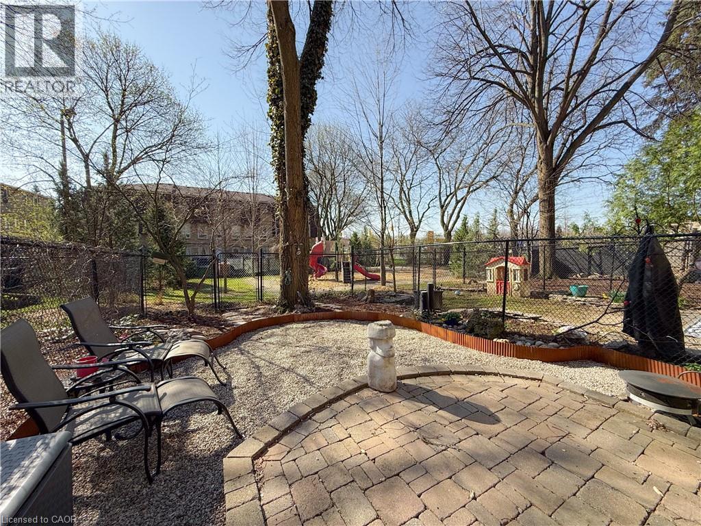 17 MELANIE Crescent Unit# 17, Waterdown, Ontario, L0R2H0 — Photo 33