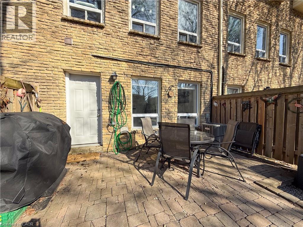 17 MELANIE Crescent Unit# 17, Waterdown, Ontario, L0R2H0 — Photo 34