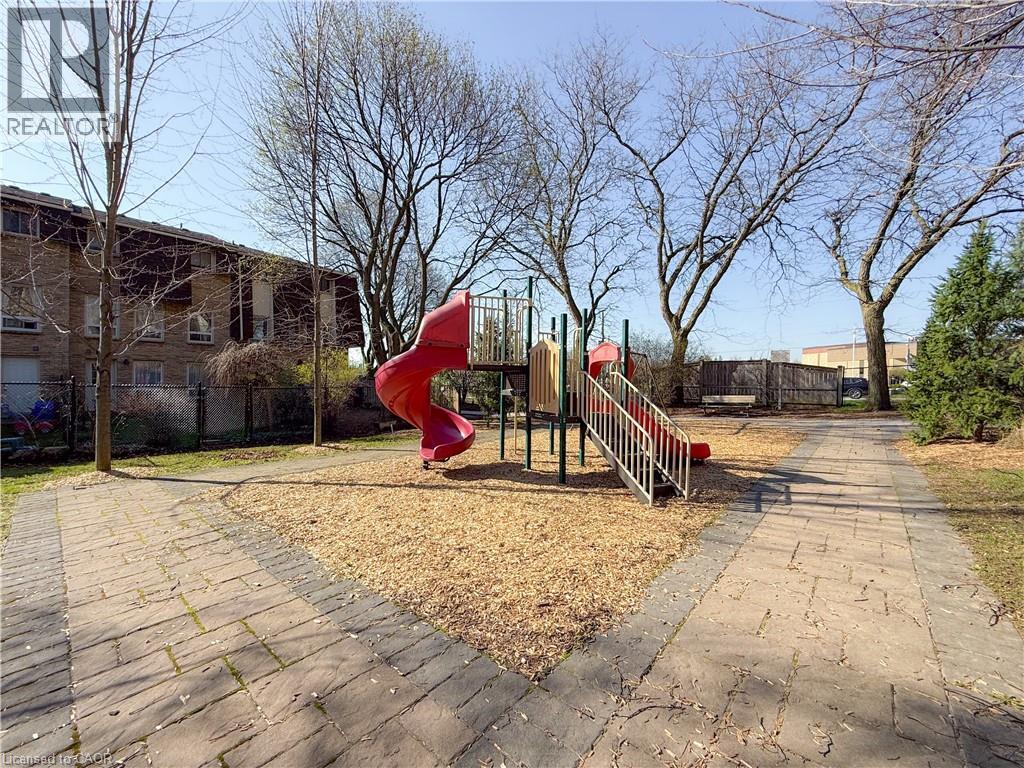 17 MELANIE Crescent Unit# 17, Waterdown, Ontario, L0R2H0 — Photo 37