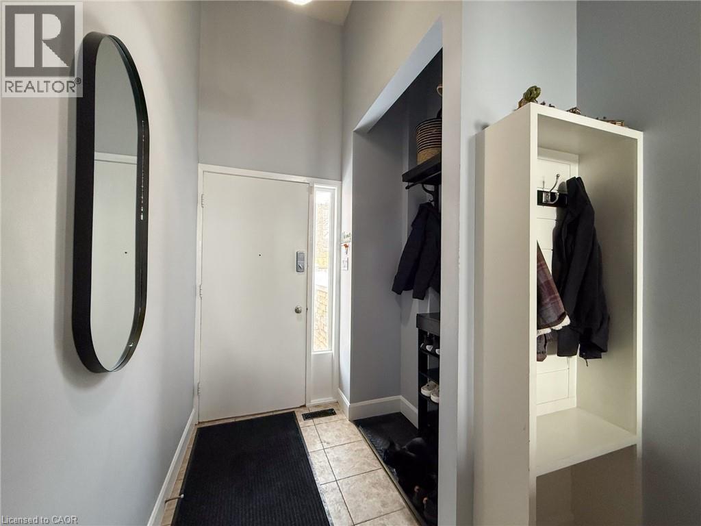 17 MELANIE Crescent Unit# 17, Waterdown, Ontario, L0R2H0 — Photo 6