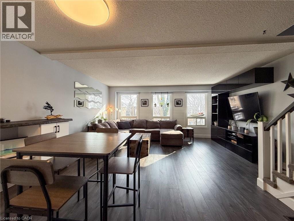 17 MELANIE Crescent Unit# 17, Waterdown, Ontario, L0R2H0 — Photo 9