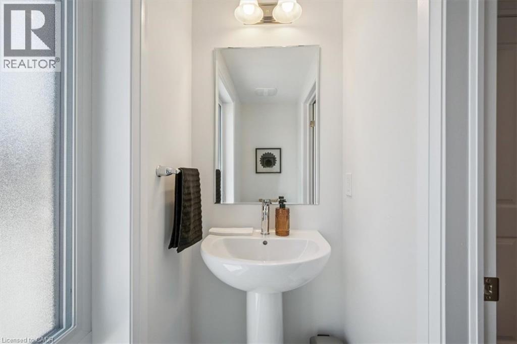 17 REVERIE Way, Kitchener, Ontario, N2E0K5 — Photo 8