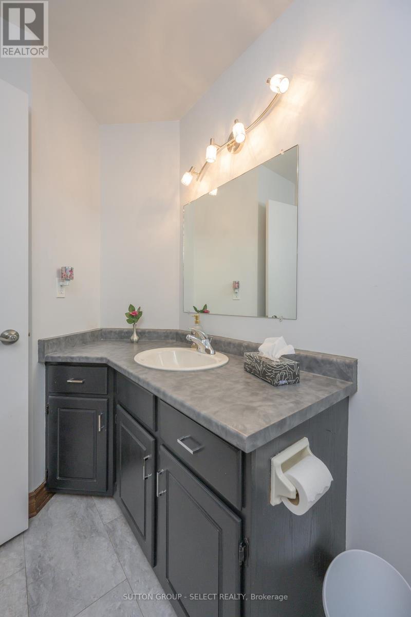 260 VILLAGE GREEN AVENUE, London South (South N), Ontario, N6J3Z6 — Photo 23