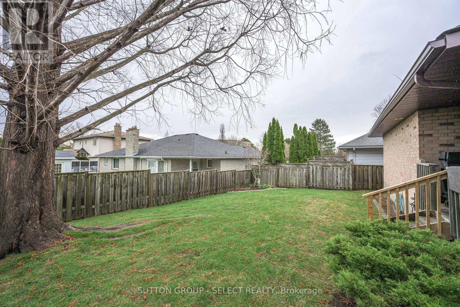 260 VILLAGE GREEN AVENUE, London South (South N), Ontario, N6J3Z6 — Photo 38