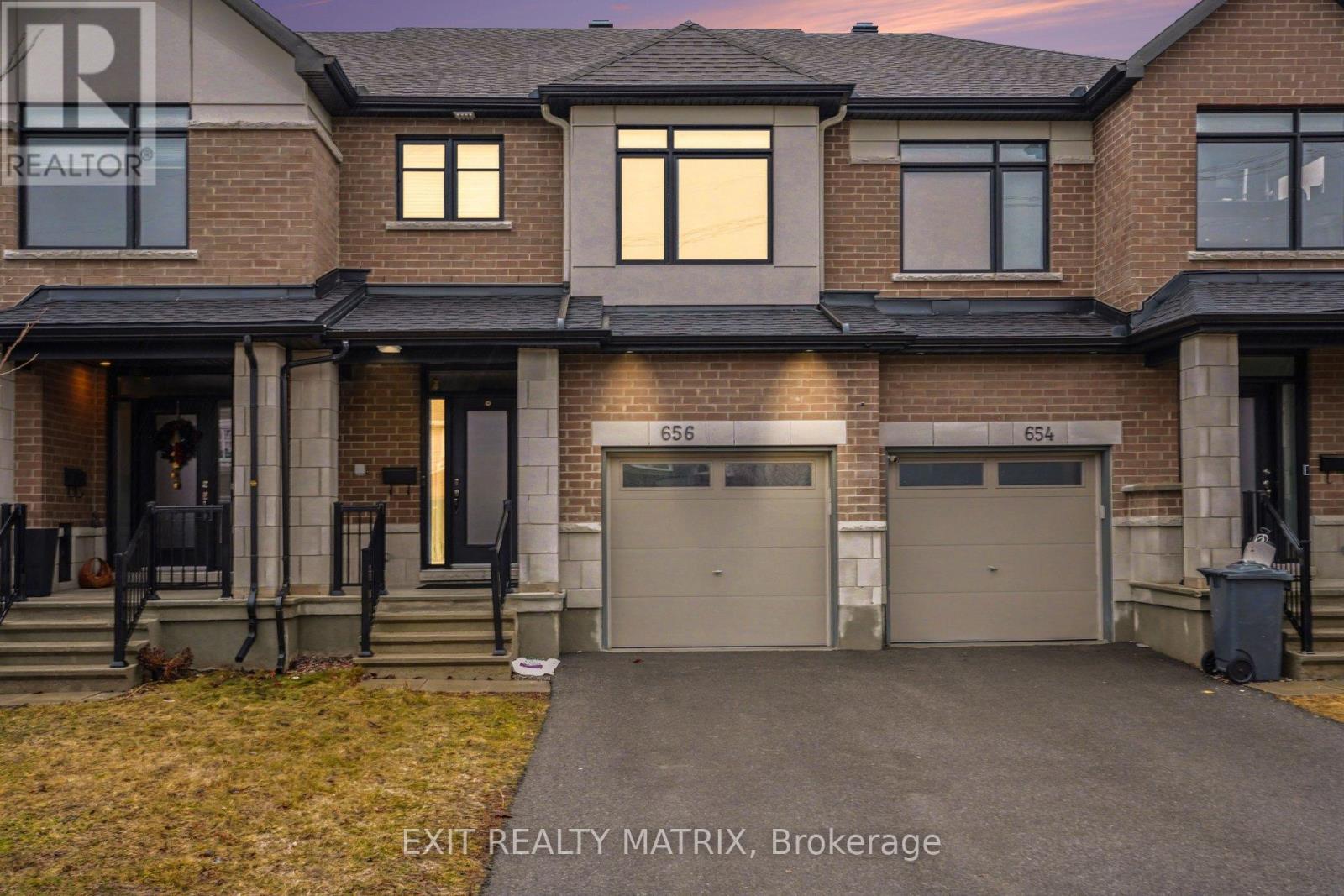 656 PUTNEY CRESCENT W, Ottawa, Ontario, K2S2N7 — Photo 2