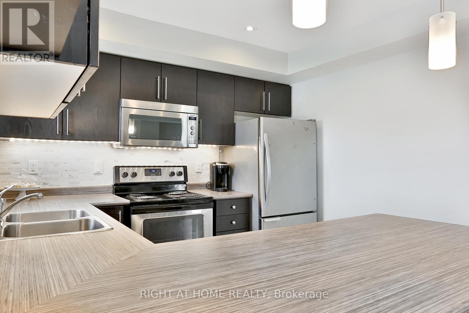 168 KINGSTON ROAD W, Ajax (Central), Ontario, L1T0M9 — Photo 3