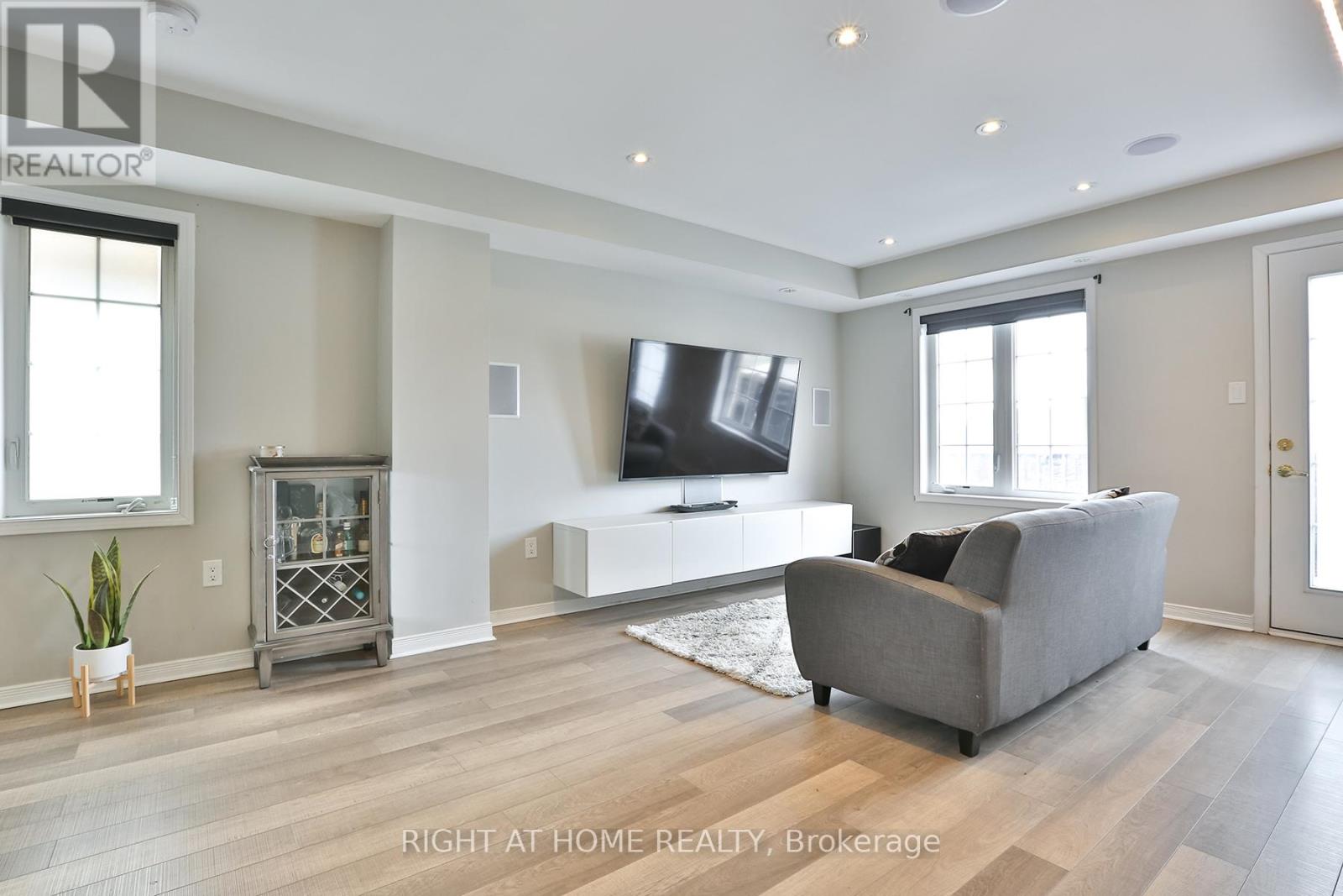 168 KINGSTON ROAD W, Ajax (Central), Ontario, L1T0M9 — Photo 6