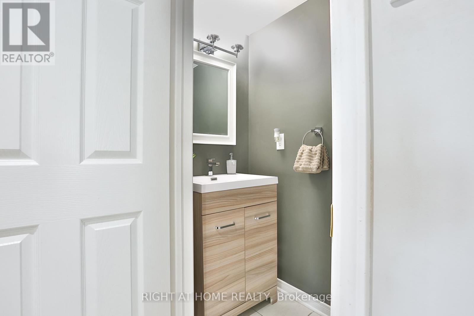 168 KINGSTON ROAD W, Ajax (Central), Ontario, L1T0M9 — Photo 9