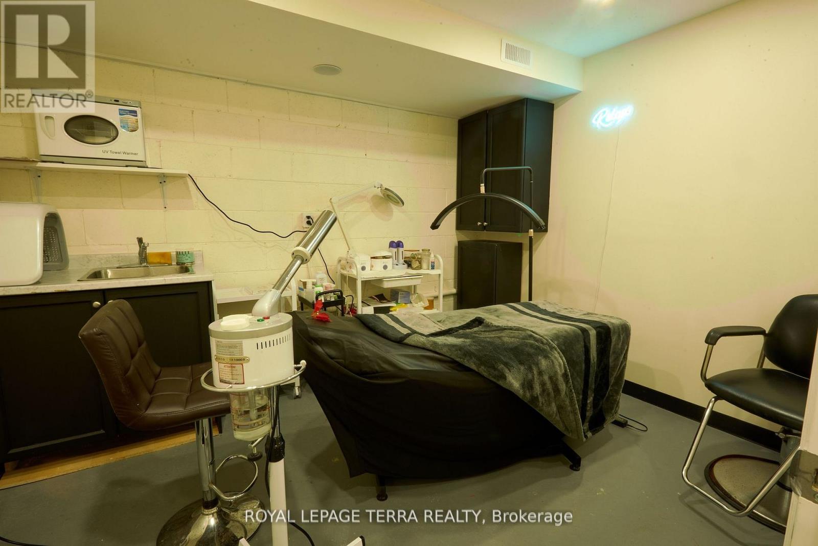 315 BLAKE STREET, Barrie (North Shore), Ontario, L4M1K7 — Photo 5