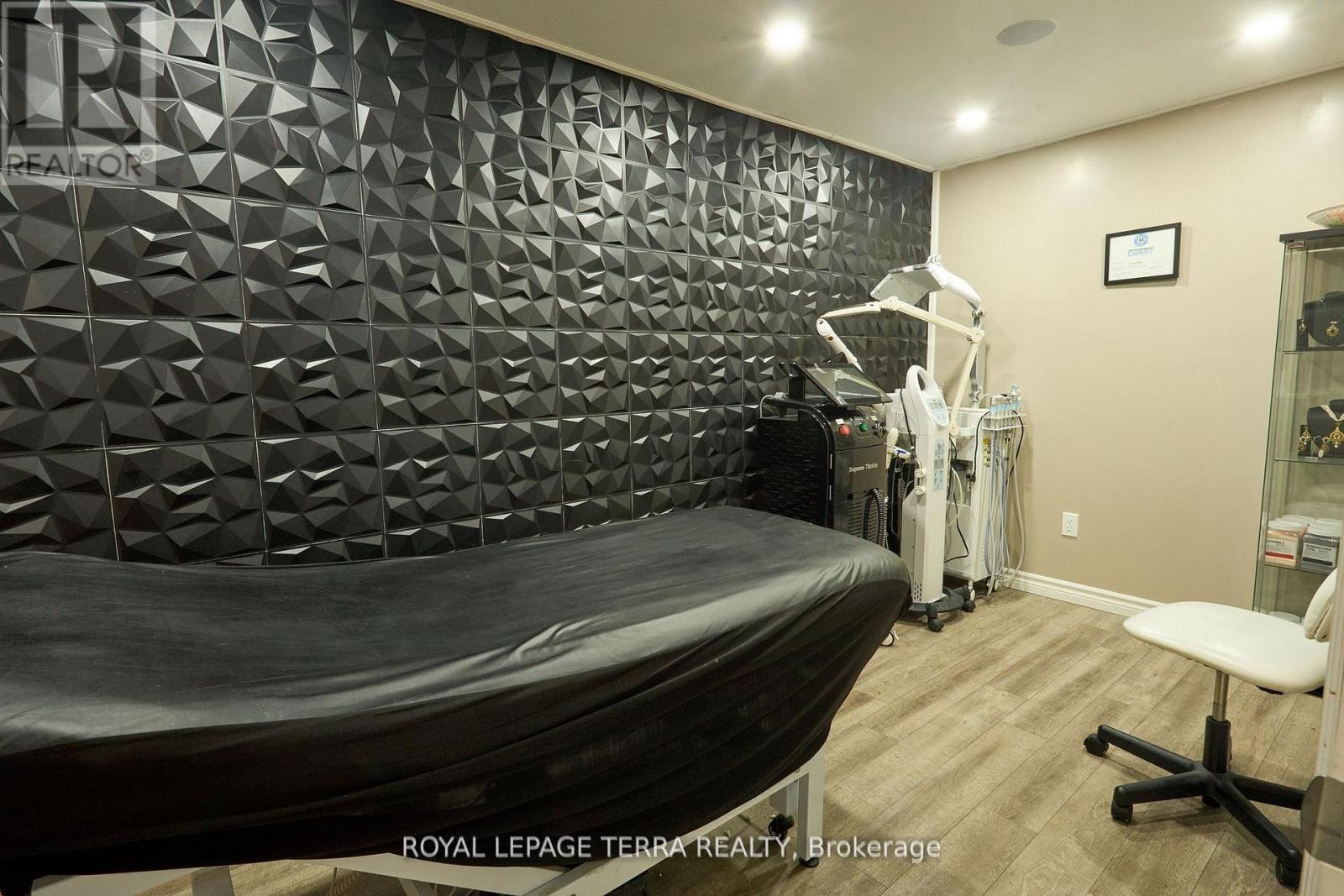 315 BLAKE STREET, Barrie (North Shore), Ontario, L4M1K7 — Photo 7