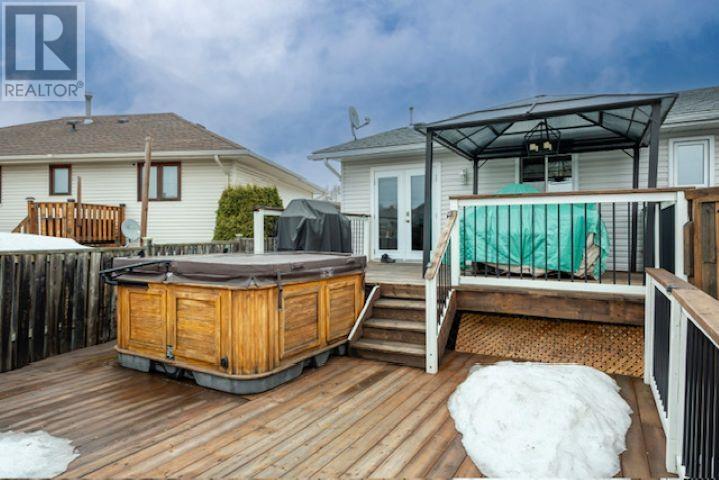 412 Rainbow Street, Thunder Bay, Ontario, P7B6K2 — Photo 35