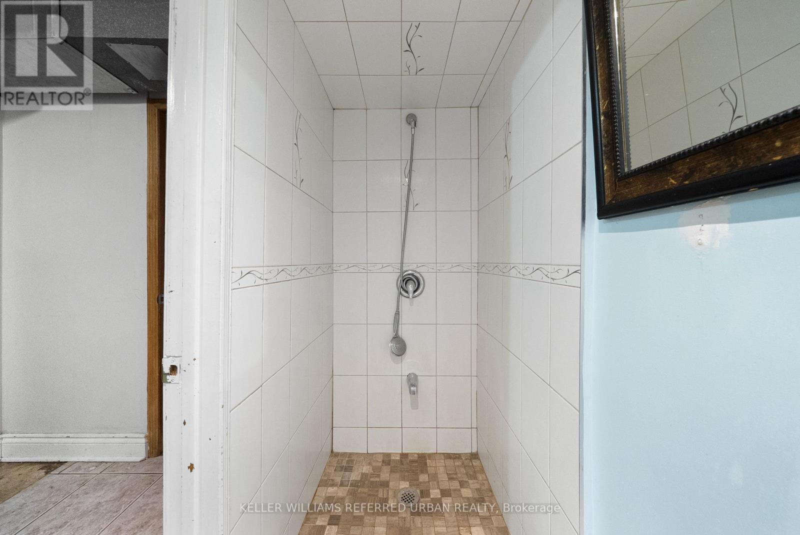 9 EXETER STREET, Toronto (Weston-Pellam Park), Ontario, M6N1G3 — Photo 6