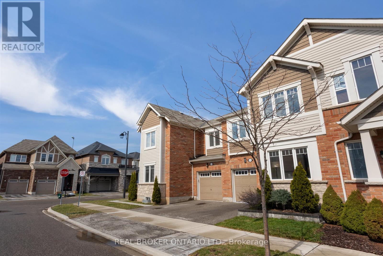 1213 MULRONEY HEIGHTS, Milton (FO Ford), Ontario, L9E1B9 — Photo 2