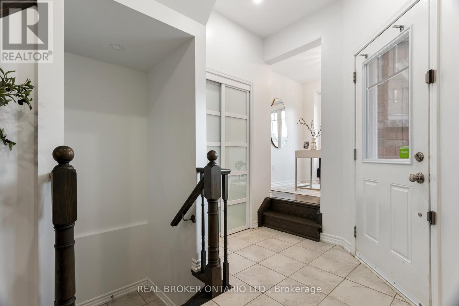 1213 MULRONEY HEIGHTS, Milton (FO Ford), Ontario, L9E1B9 — Photo 6