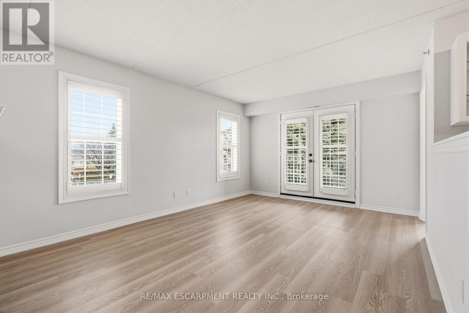 213 - 1820 WALKERS LINE, Burlington (Palmer), Ontario, L7M4V4 — Photo 10