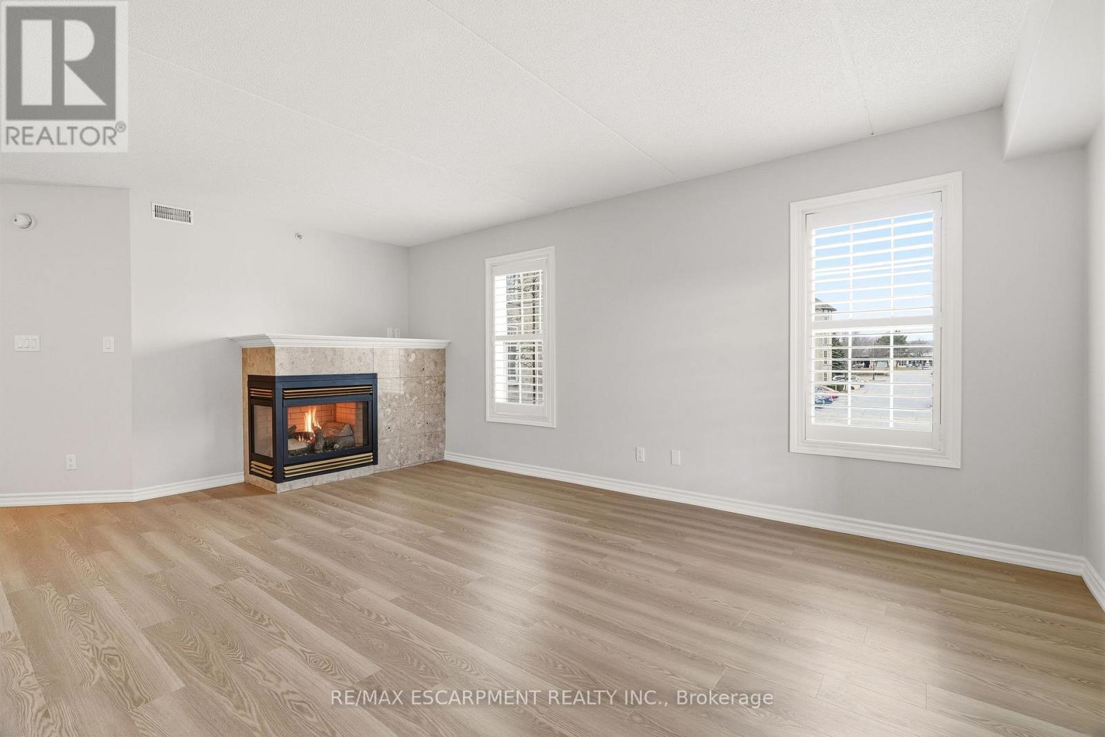 213 - 1820 WALKERS LINE, Burlington (Palmer), Ontario, L7M4V4 — Photo 11