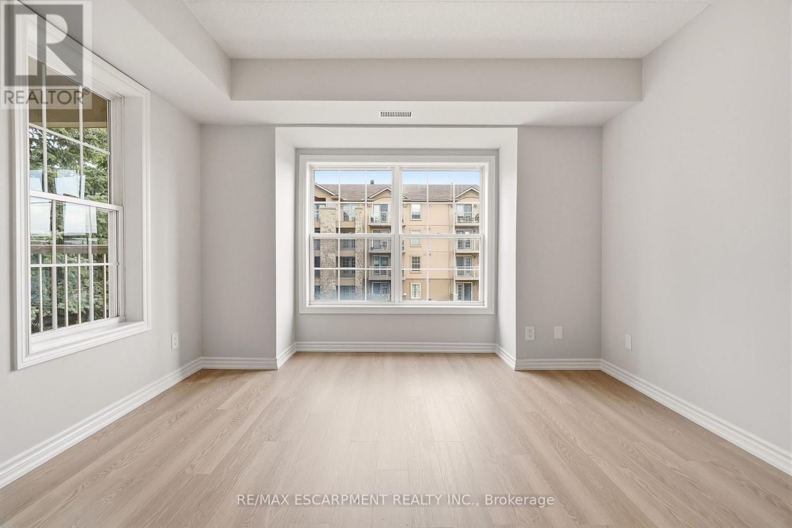 213 - 1820 WALKERS LINE, Burlington (Palmer), Ontario, L7M4V4 — Photo 17