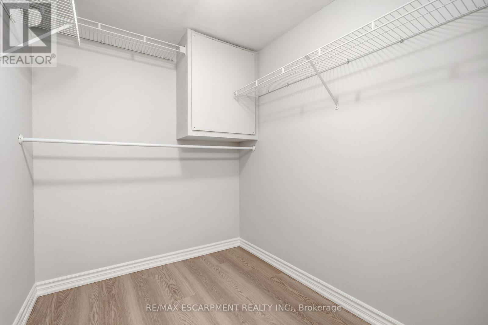 213 - 1820 WALKERS LINE, Burlington (Palmer), Ontario, L7M4V4 — Photo 18