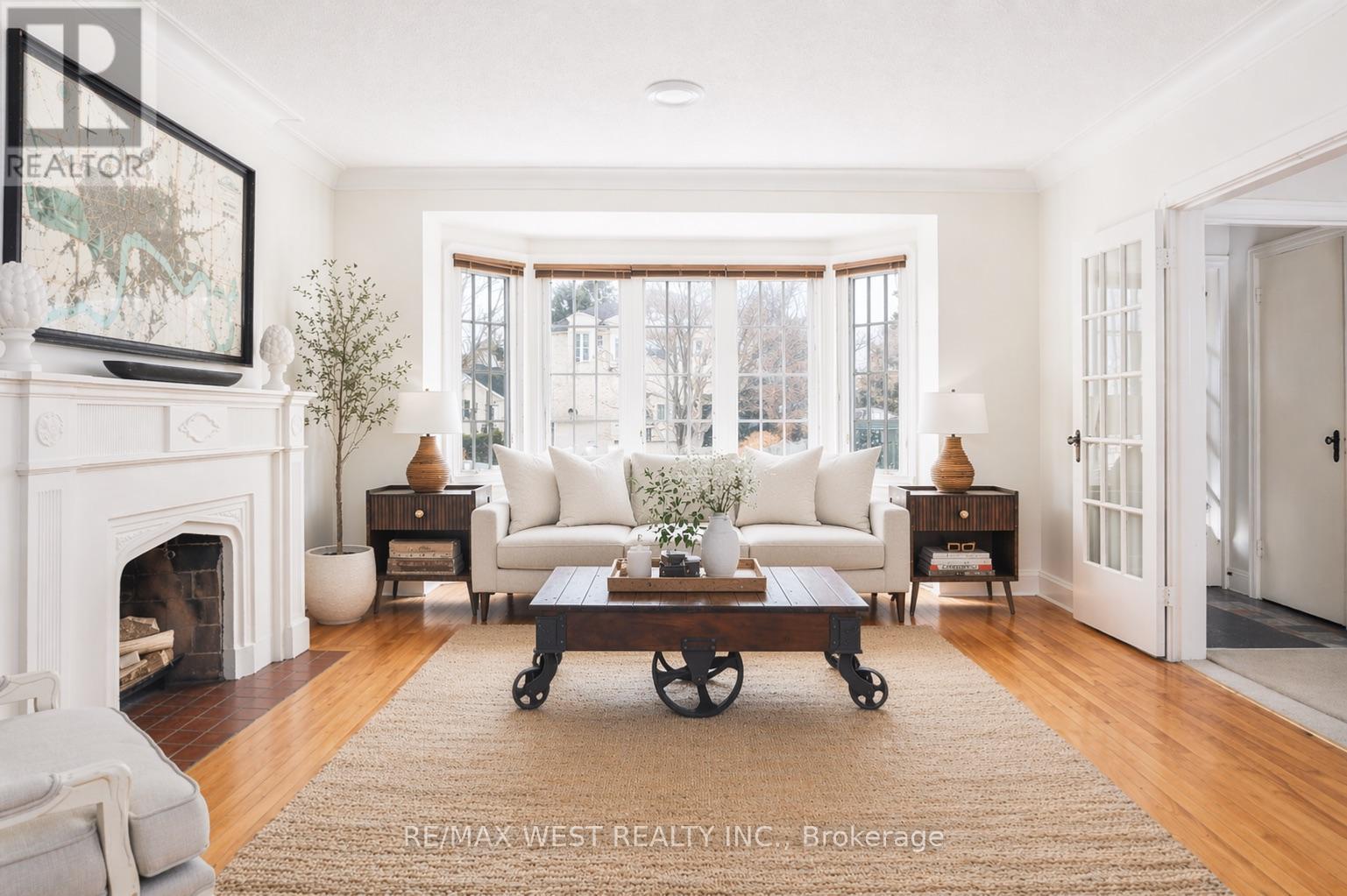 3 GLENROY AVENUE, Toronto (Stonegate-Queensway), Ontario, M8Y2L9 — Photo 2