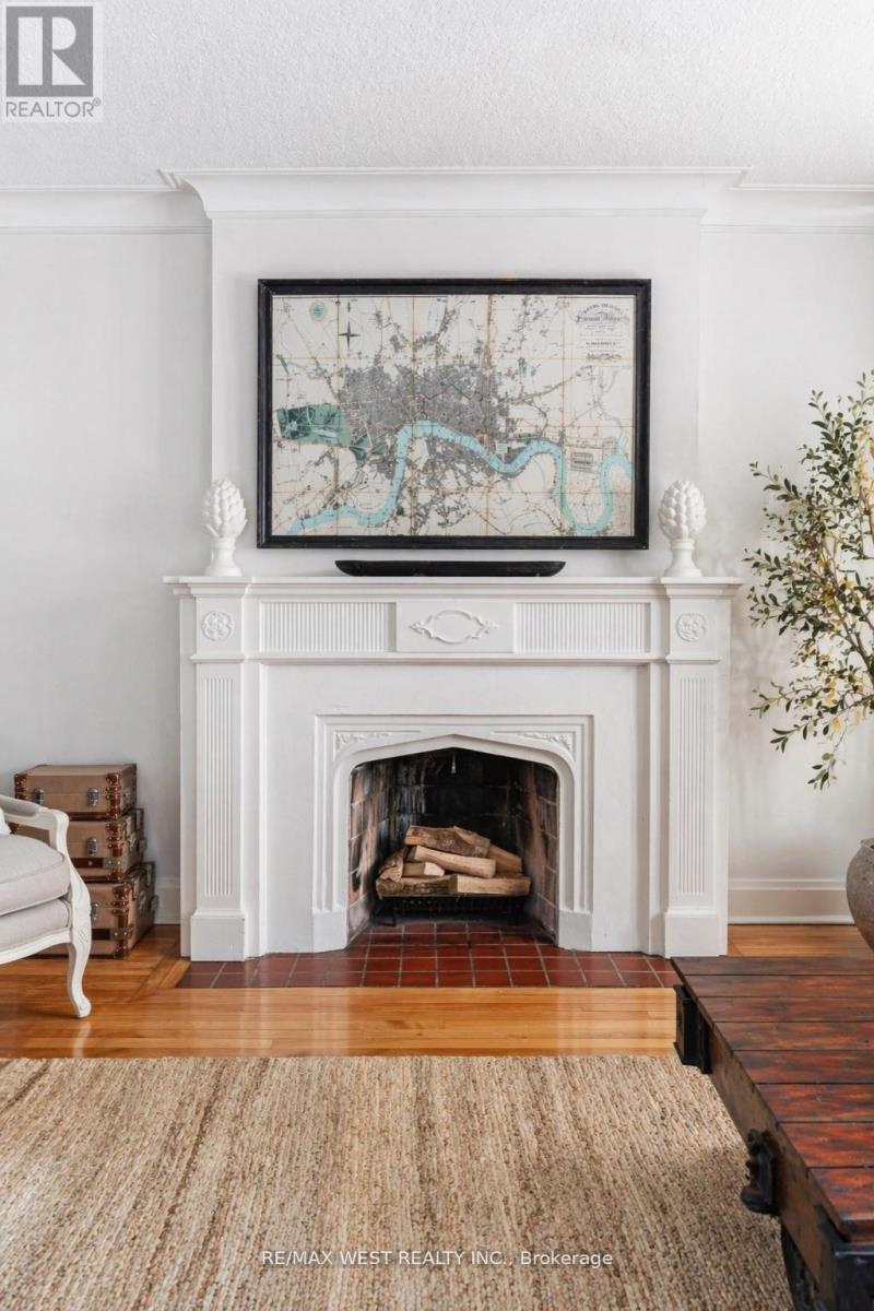 3 GLENROY AVENUE, Toronto (Stonegate-Queensway), Ontario, M8Y2L9 — Photo 3