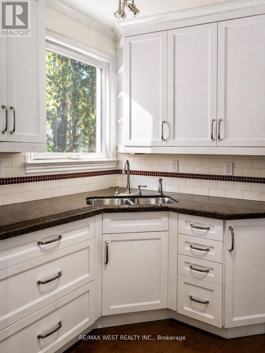 3 GLENROY AVENUE, Toronto (Stonegate-Queensway), Ontario, M8Y2L9 — Photo 6