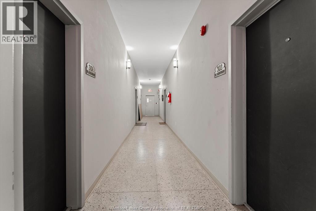 647 IRVINE Unit# 303, Windsor, Ontario, N8X2T4 — Photo 12