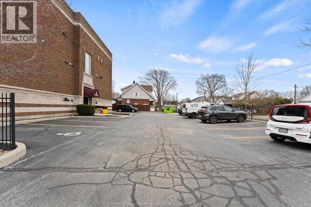 647 IRVINE Unit# 303, Windsor, Ontario, N8X2T4 — Photo 29