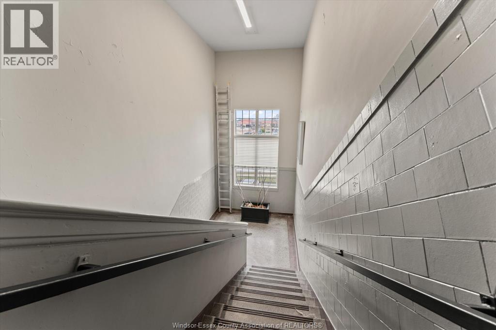 647 IRVINE Unit# 303, Windsor, Ontario, N8X2T4 — Photo 32