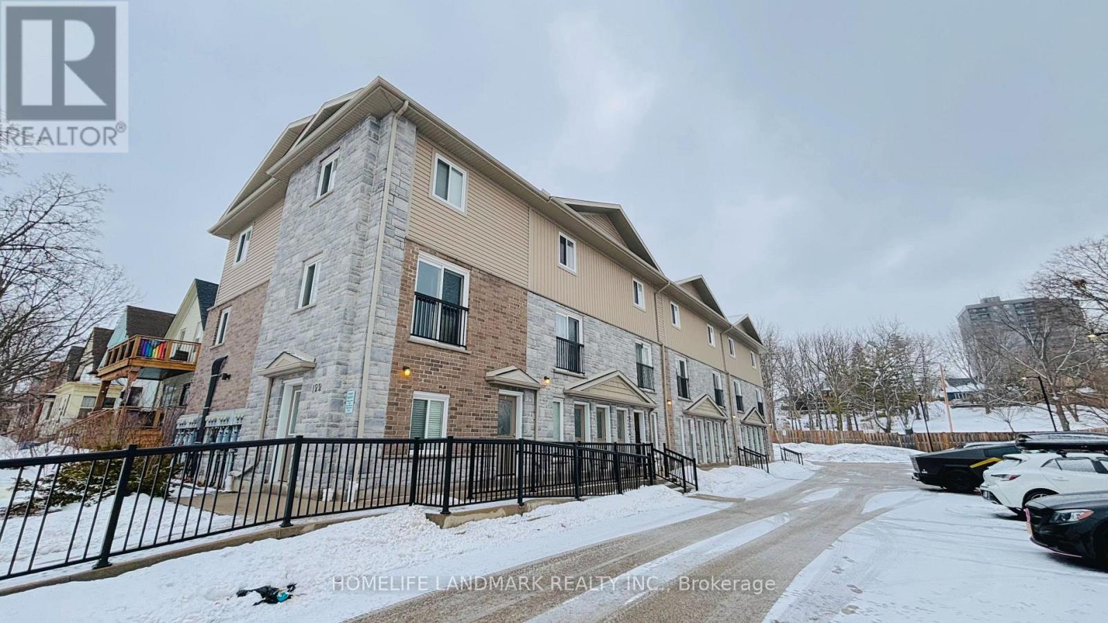 6 - 122 COURTLAND AVENUE E, Kitchener, Ontario, N2G0B8 — Photo 5