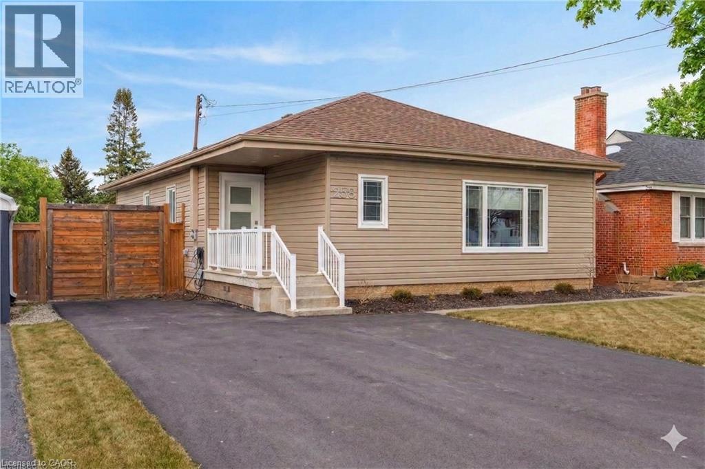258 SANATORIUM Road, Hamilton, Ontario, L9C1Z9 — Photo 2