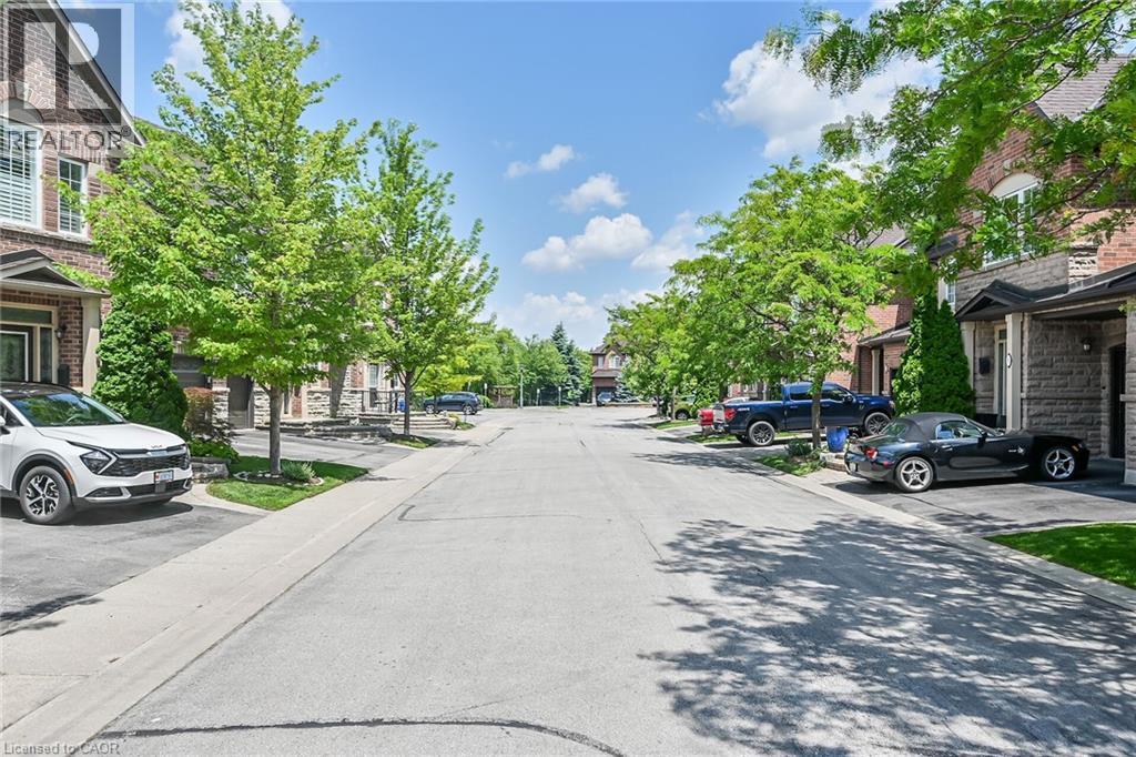 300 RAVINEVIEW Way Unit# 41, Oakville, Ontario, L6H7J2 — Photo 4