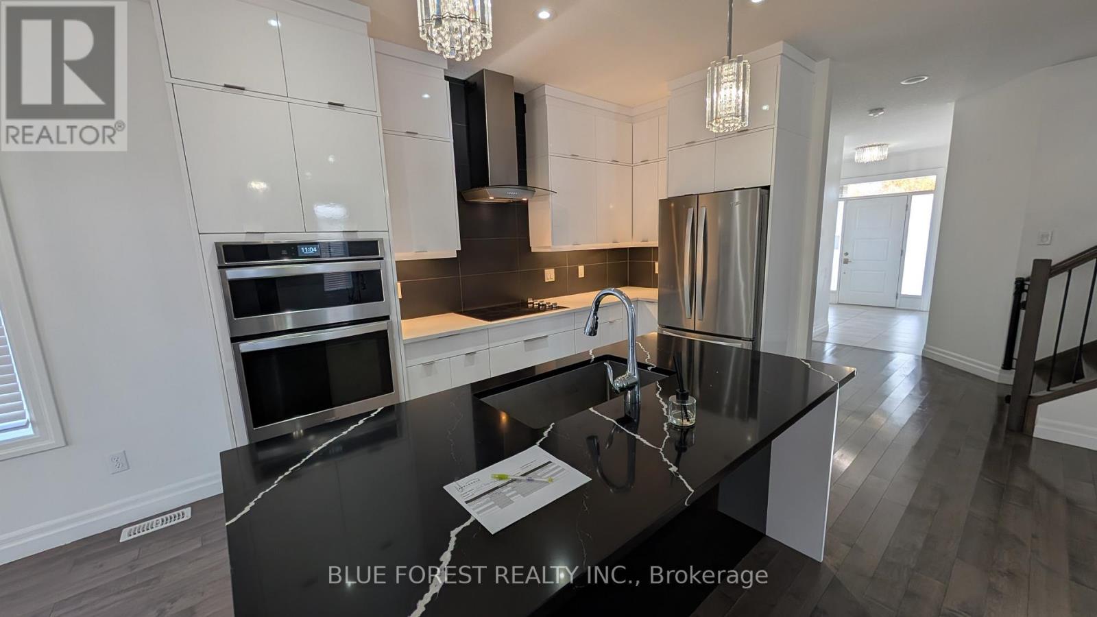 3319 REGIMENT ROAD, London South (South V), Ontario, N6P0G5 — Photo 11