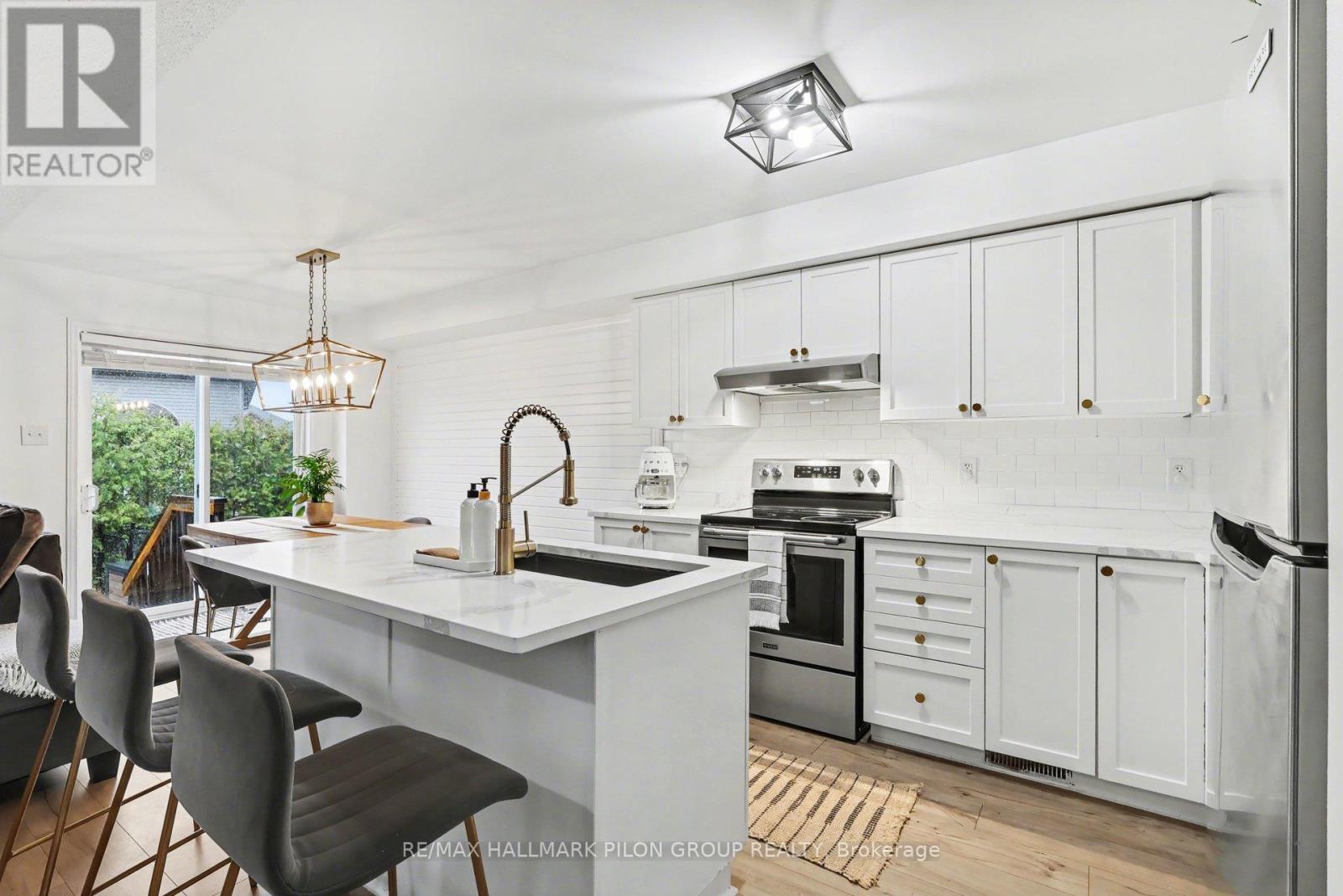 218 ROLLING MEADOW CRESCENT, Ottawa, Ontario, K1W0B1 — Photo 4