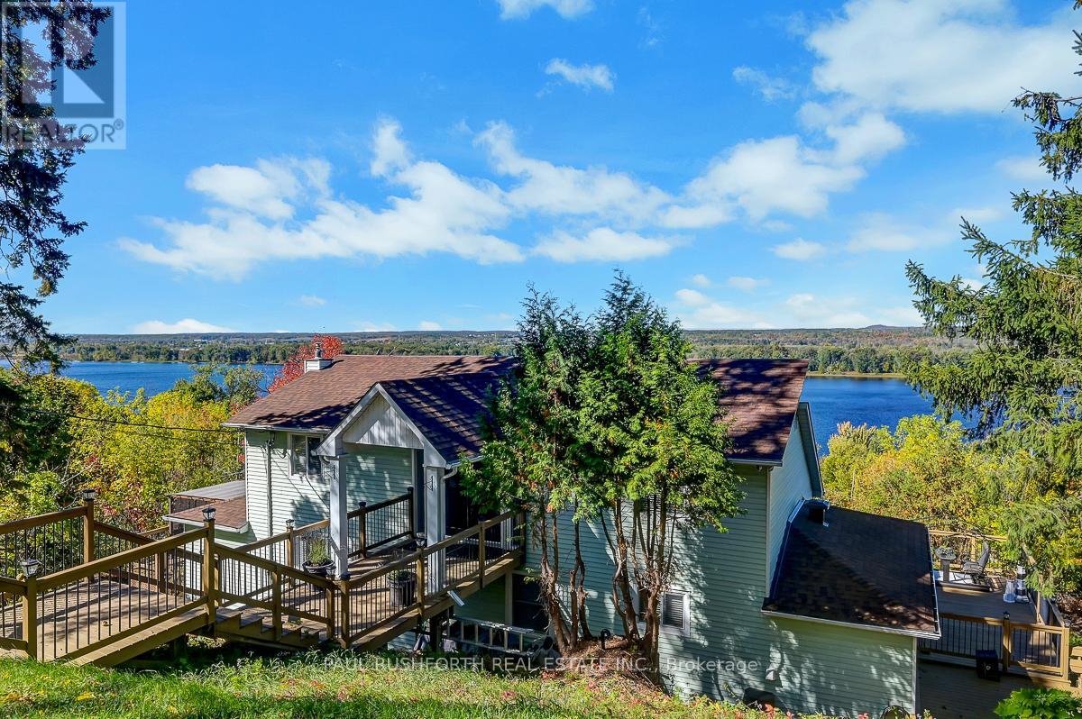 1565 LILAC LANE, Ottawa, Ontario, K4C1C4 — Photo 2